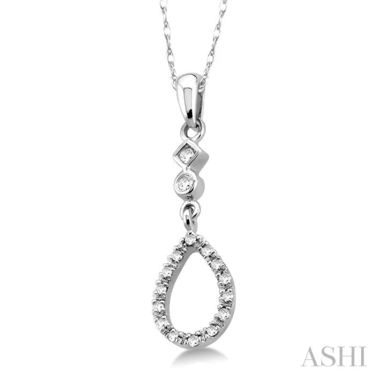 1/6 Ctw Round Cut Diamond Pendant in 14K White Gold with Chain