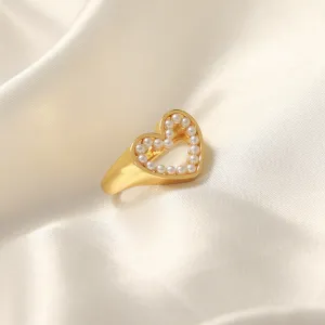 18K gold exquisite and novel hollow love heart inlaid pearl design ring