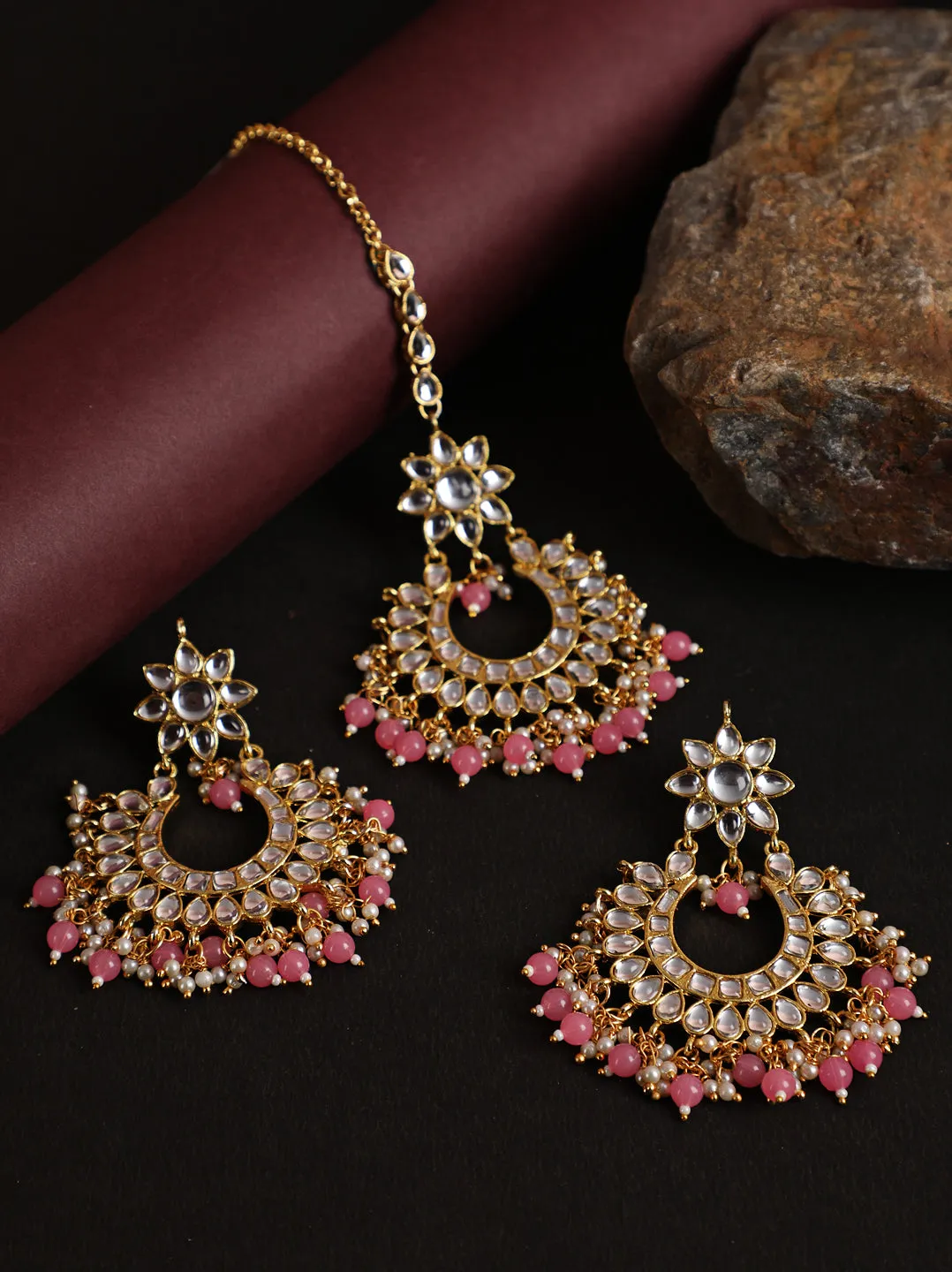 Gold-Toned White Kundan Studded & Pink Pearls Maangtikka & Earring Set