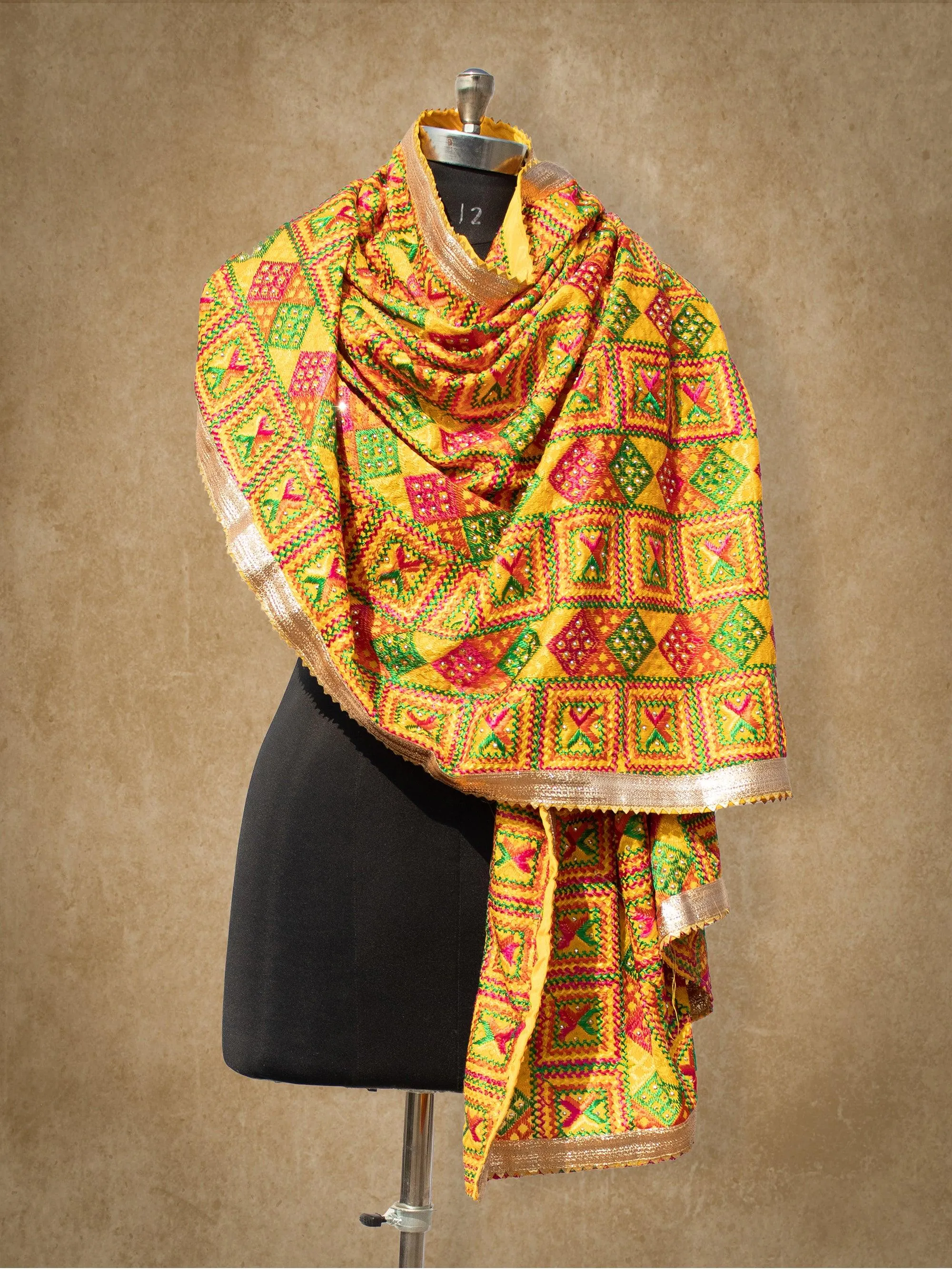 High-Quality Handloom Phulkari Dupatta DP-09