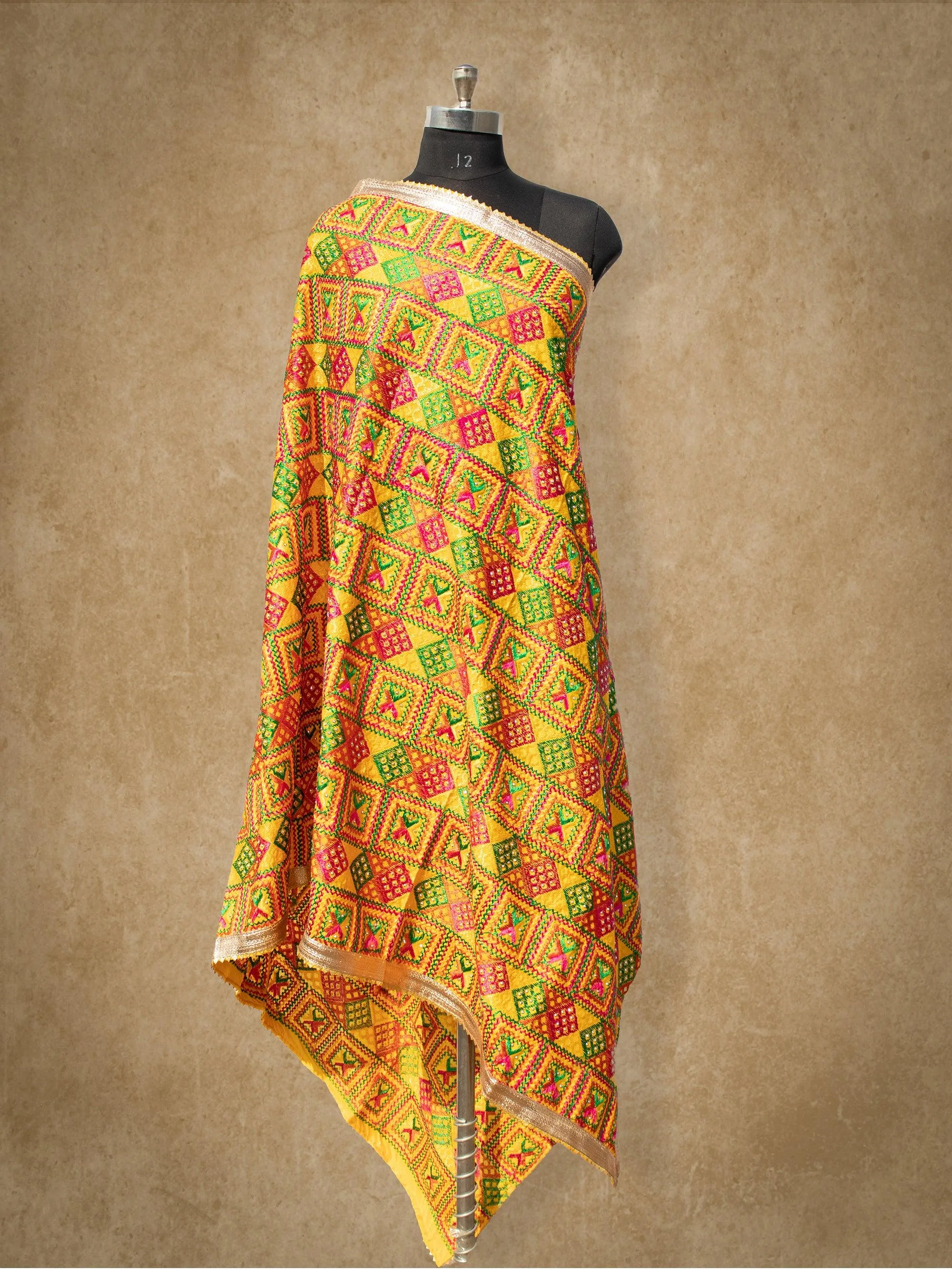 High-Quality Handloom Phulkari Dupatta DP-09