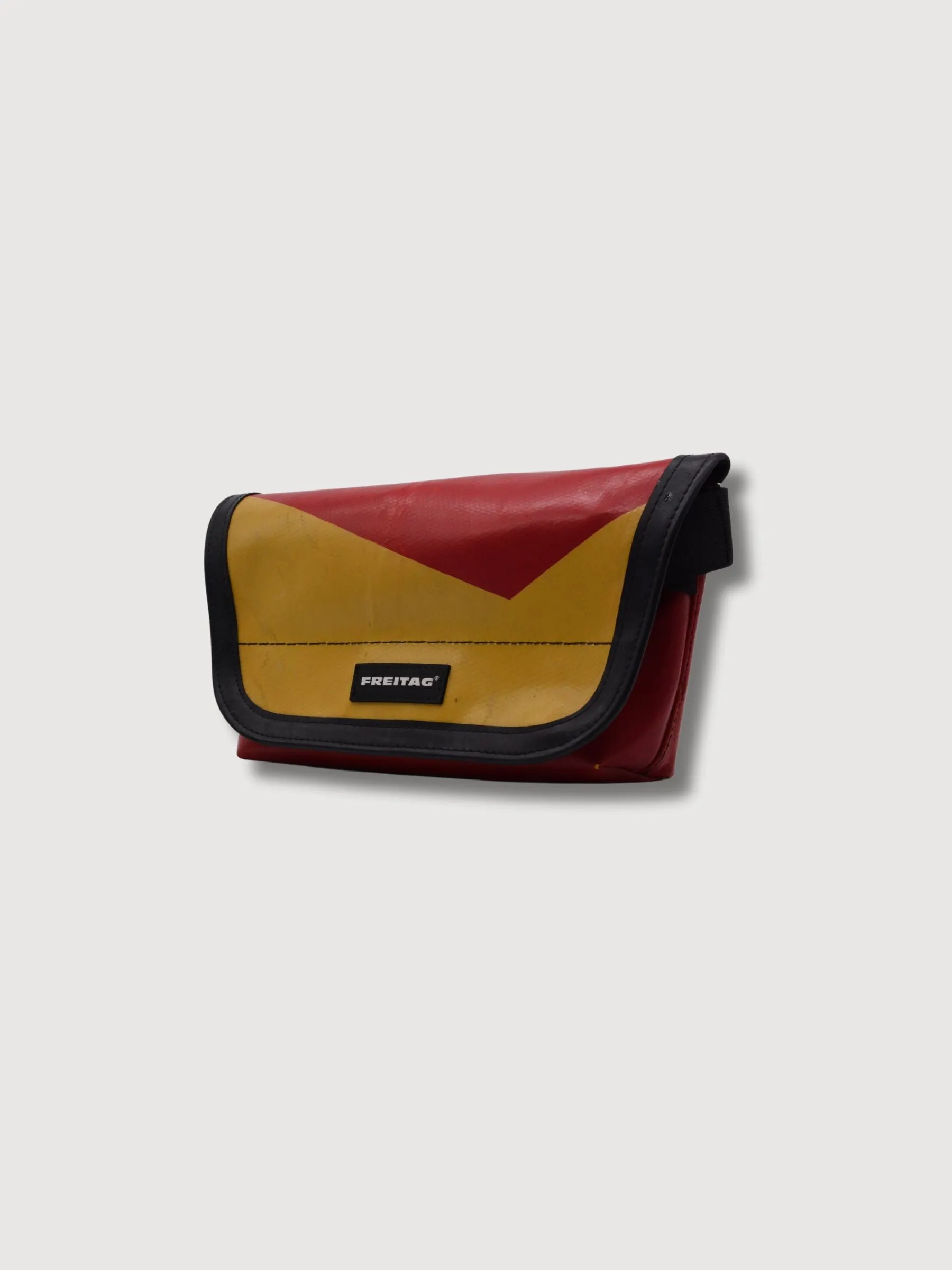 HIPBAG F40 JAMIE Yellow/Red IN USED TRUCK TARPS | FREITAG