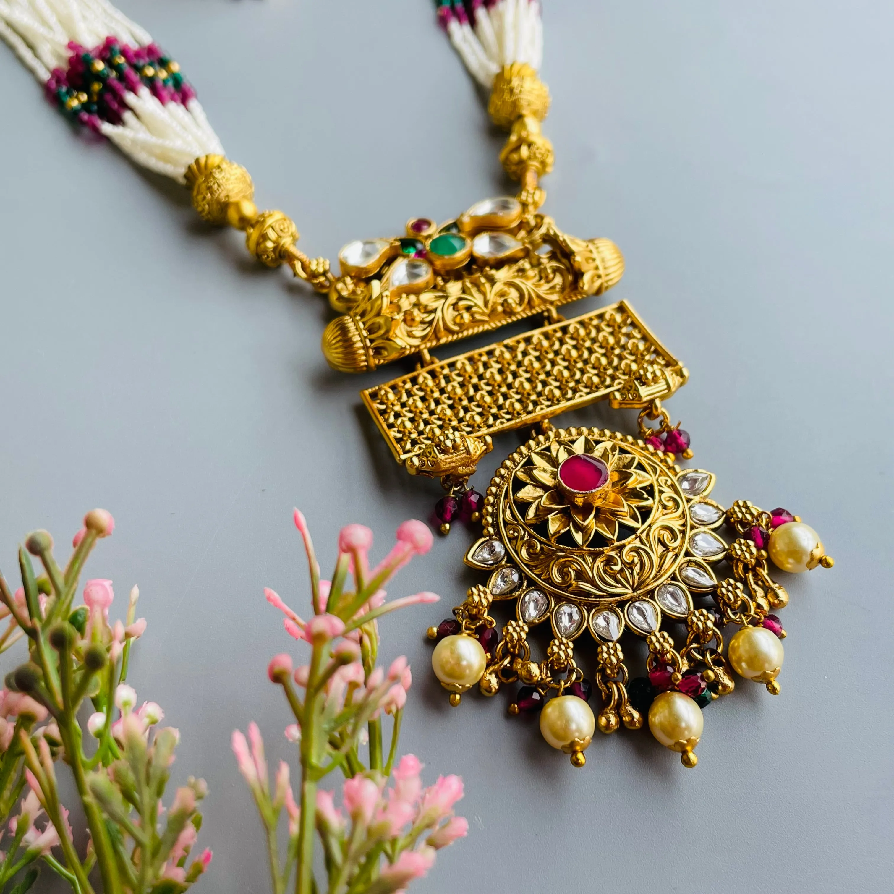 Nayaab Roohi Neckpiece