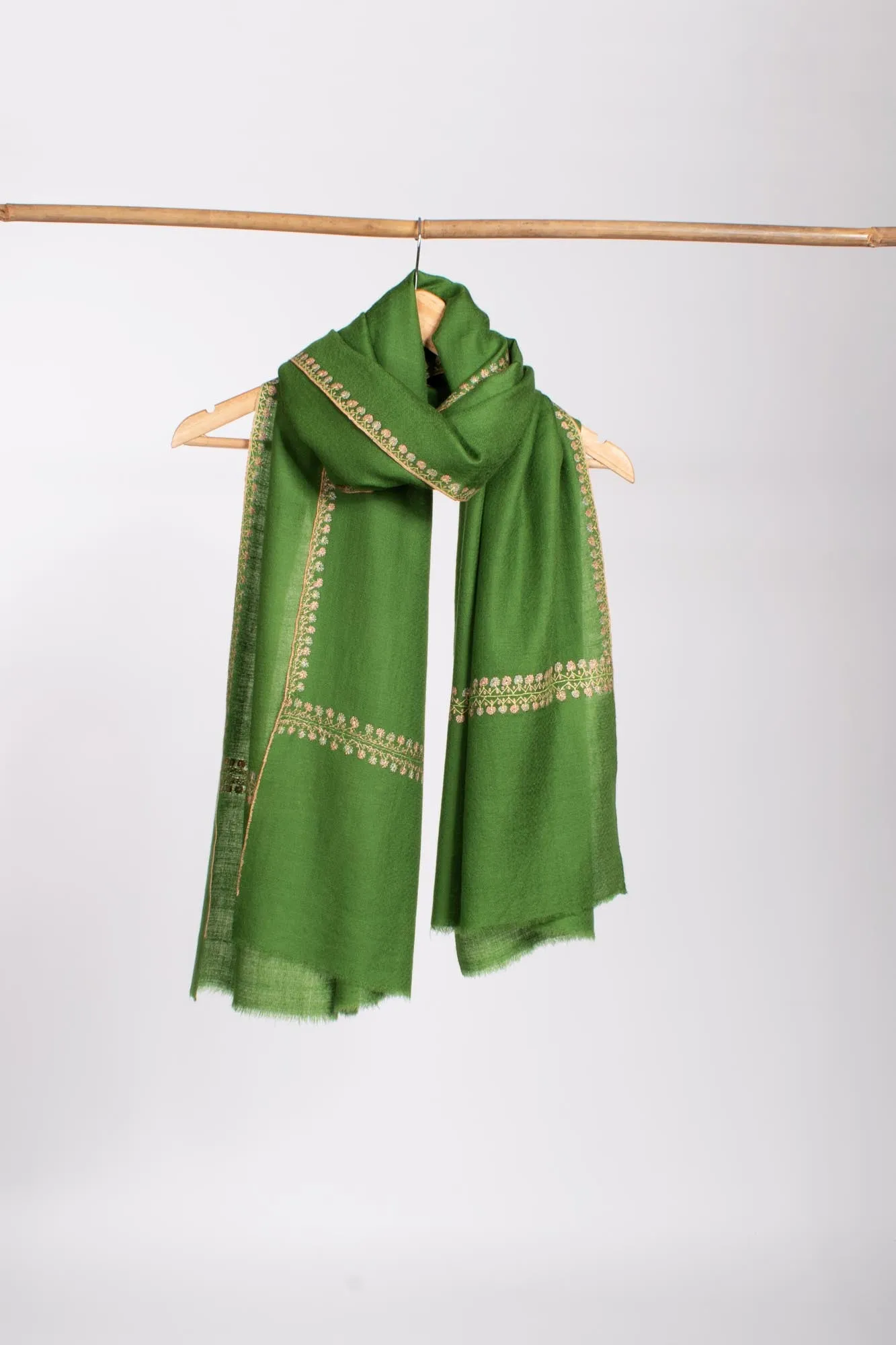 Parrot Green Kashmiri Pashmina Stole - TINTAGEL