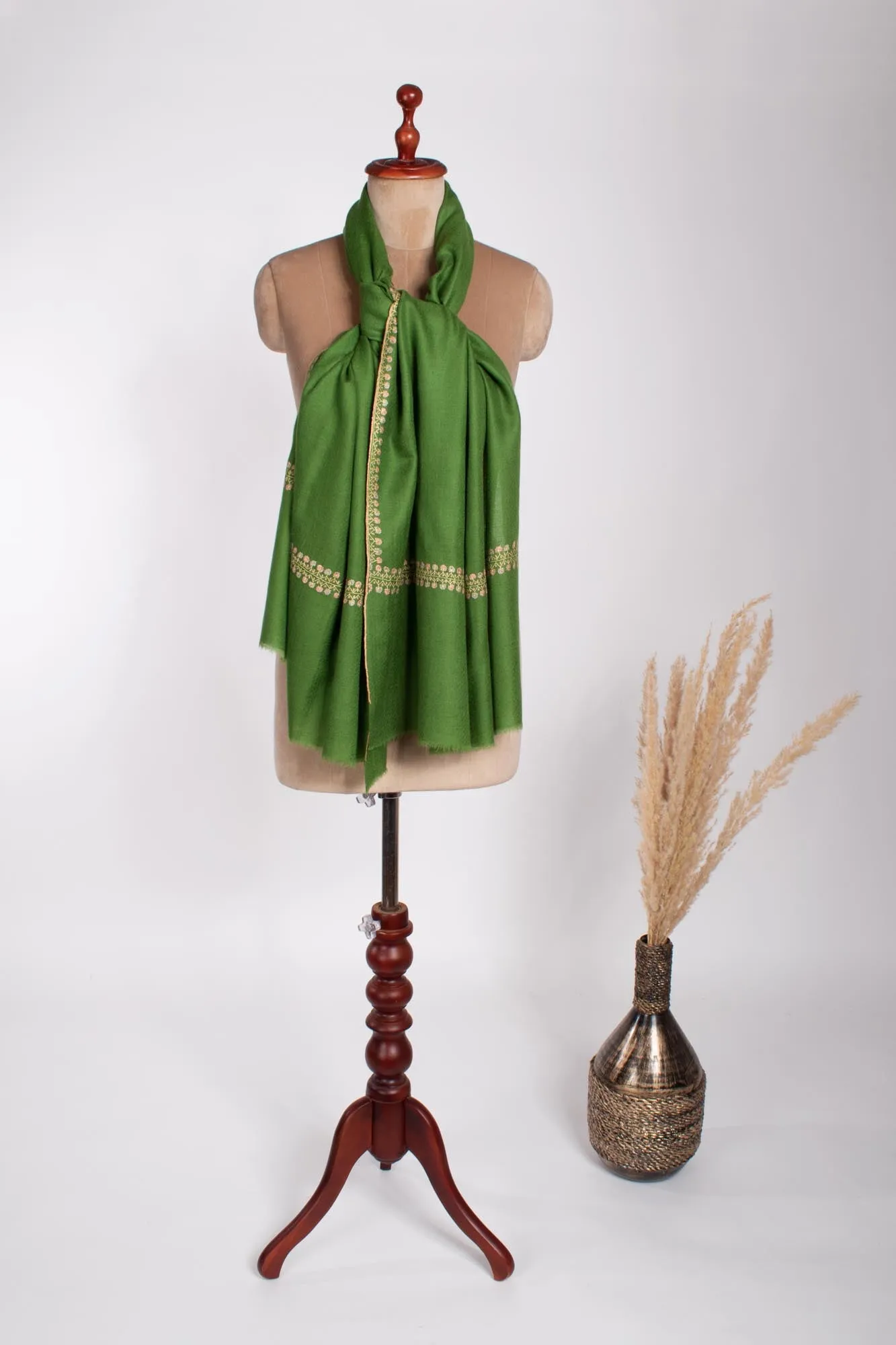 Parrot Green Kashmiri Pashmina Stole - TINTAGEL