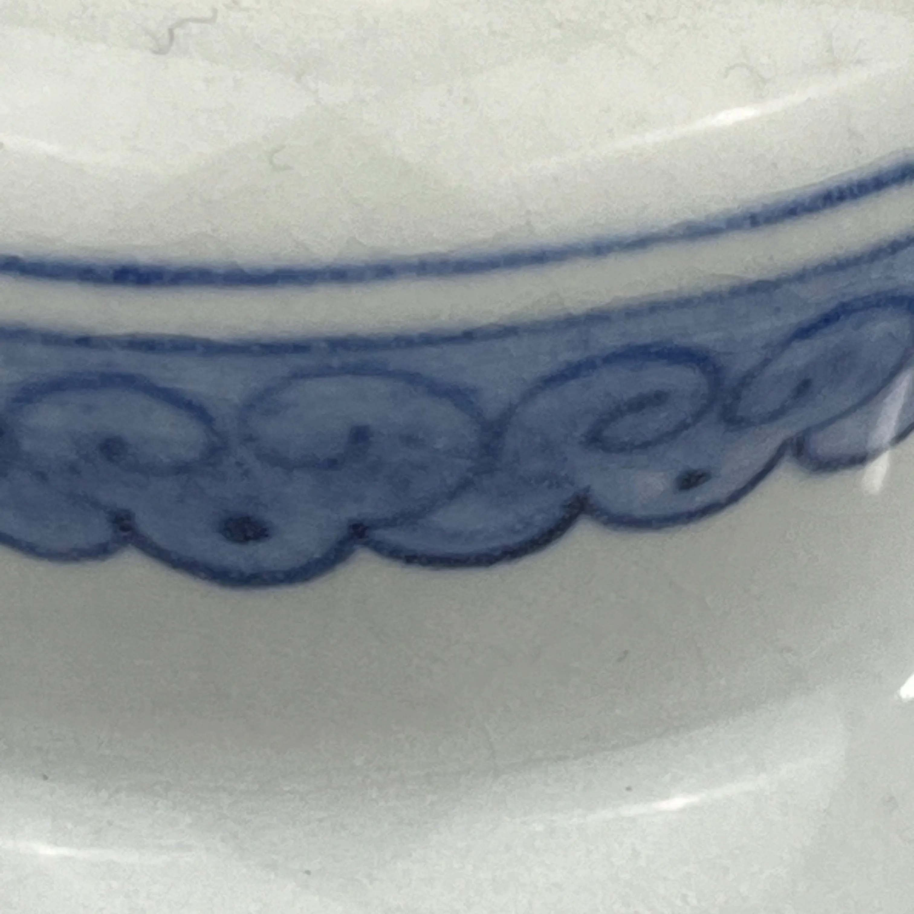 Vintage Taiwanese vase c1940s blue & white 10”